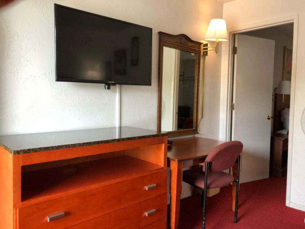 Best Budget Inn Рийдспорт Екстериор снимка